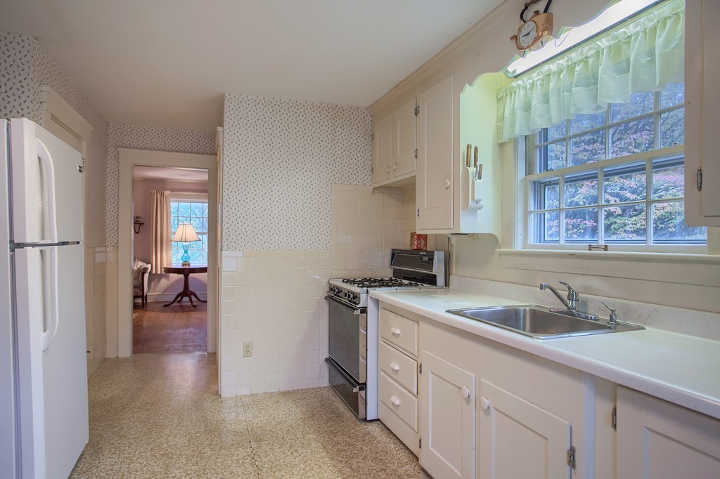 11 Yale Road Andover, MA 01810 - Photo 15 of 26 Gallery Image 15
