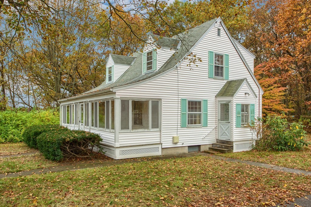 11 Yale Road Andover, MA 01810 - Photo 2 of 26 Gallery Image 2