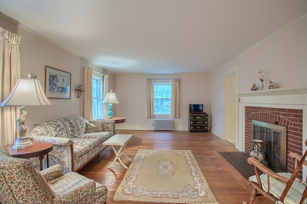 11 Yale Road Andover, MA 01810 - Photo 4 of 26 Gallery Image 4