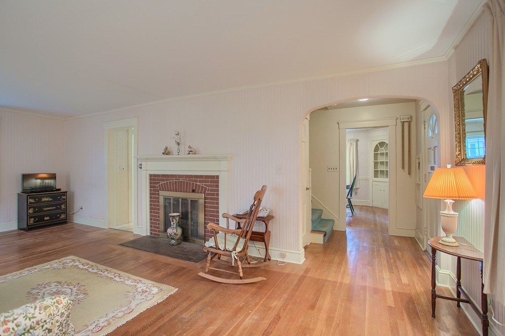 11 Yale Road Andover, MA 01810 - Photo 5 of 26 Gallery Image 5