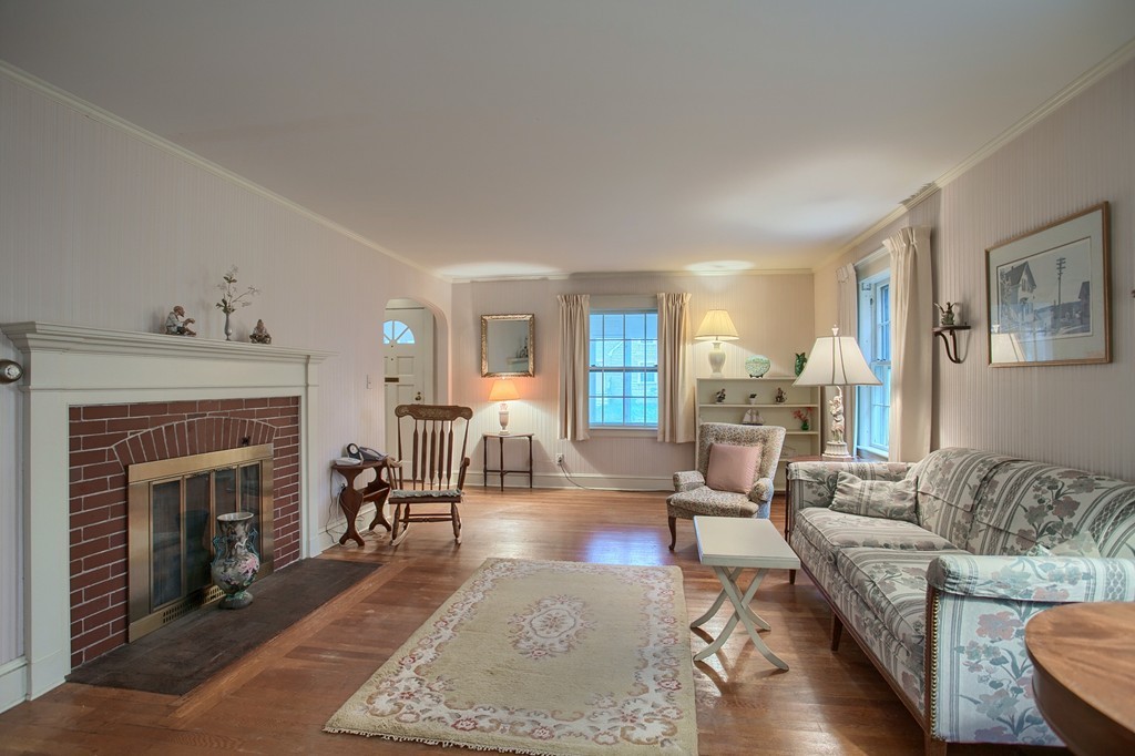 11 Yale Road Andover, MA 01810 - Photo 6 of 26 Gallery Image 6