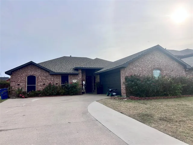 $315,000 | 1216 Rio Vista Drive, DeSoto, TX 75115