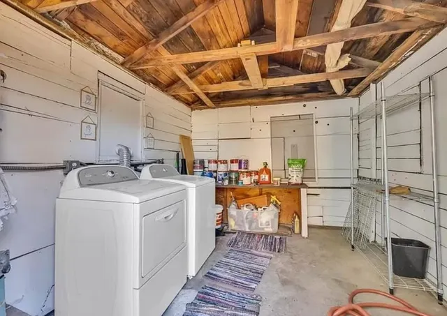 a view of a storage & utility room