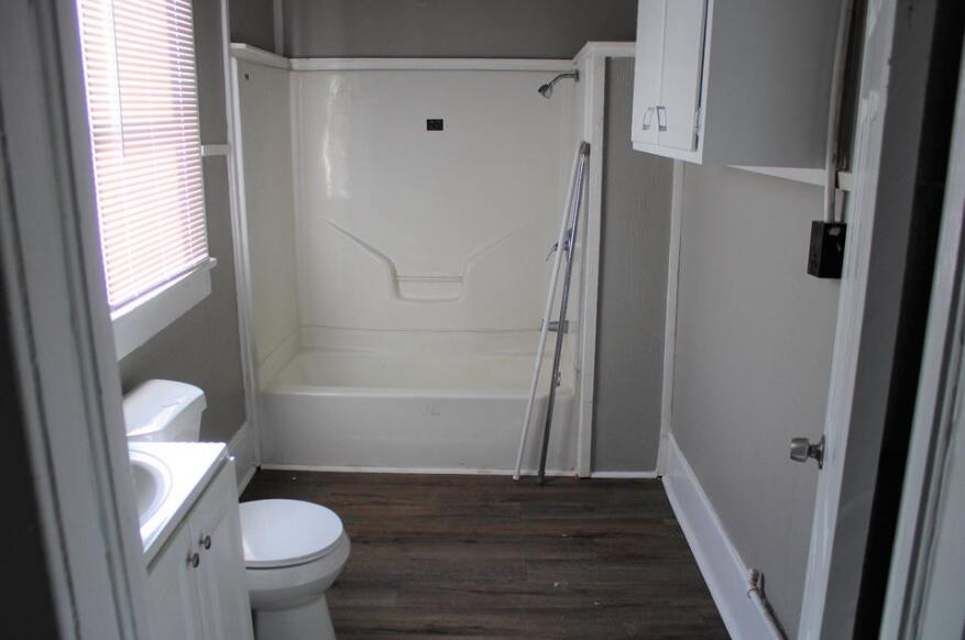 2519 38th Street Lubbock, TX 79413 - Photo 8 of 14 Guest Bath