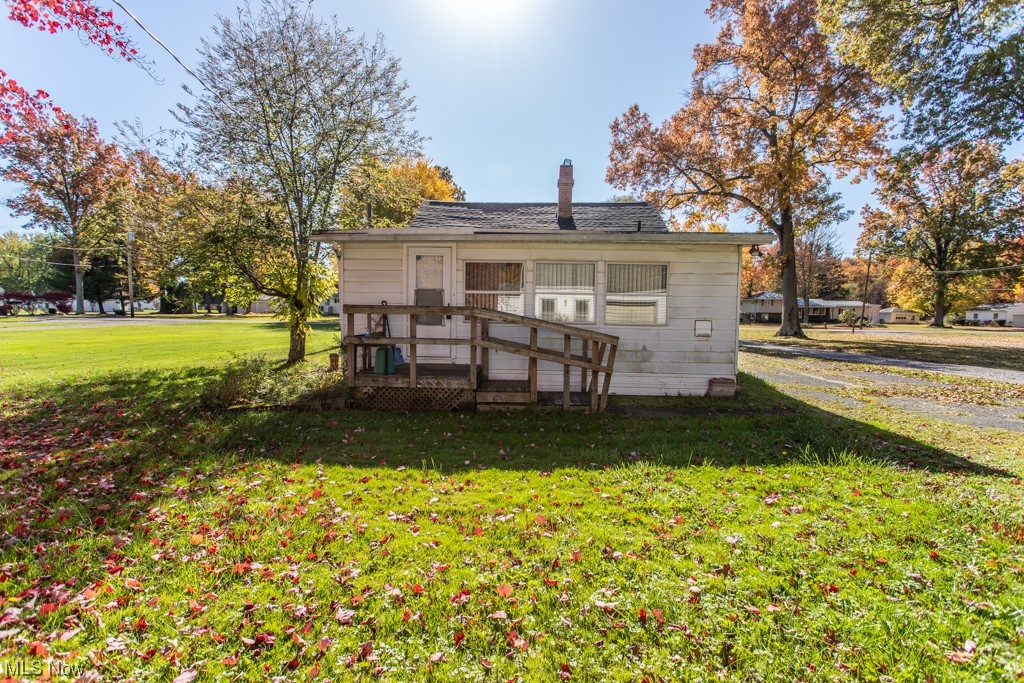 7687 Mines Road Southeast Warren, OH 44484 - Photo 7 of 30 View of outdoor structure with a lawn