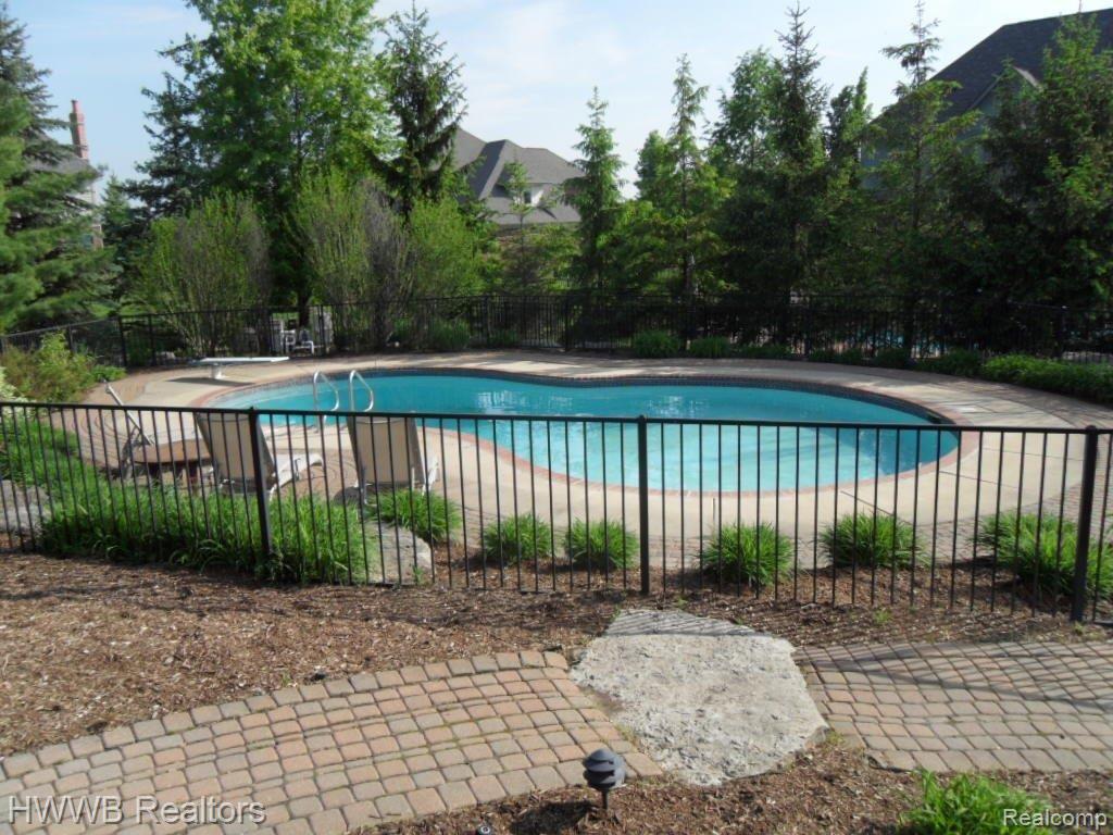 1878 Vinsetta Court Rochester, MI 48306 - Photo 18 of 18 24A-Pool