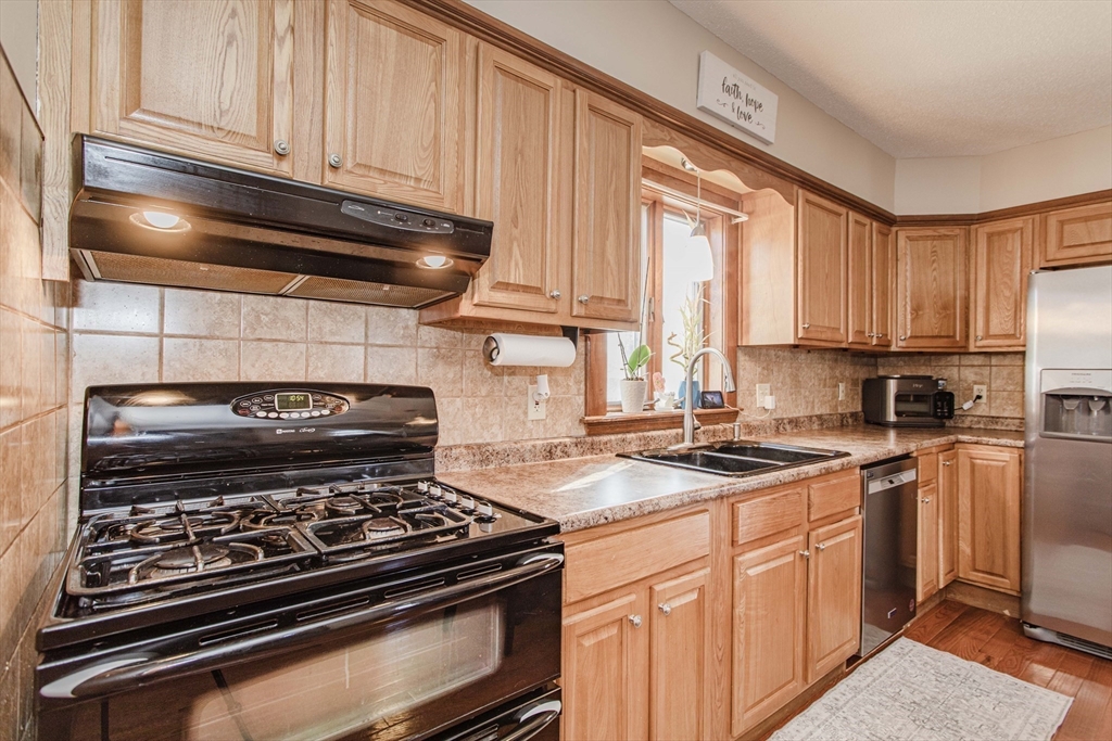 4 Page Street Fairhaven, MA 02719 - Photo 17 of 41