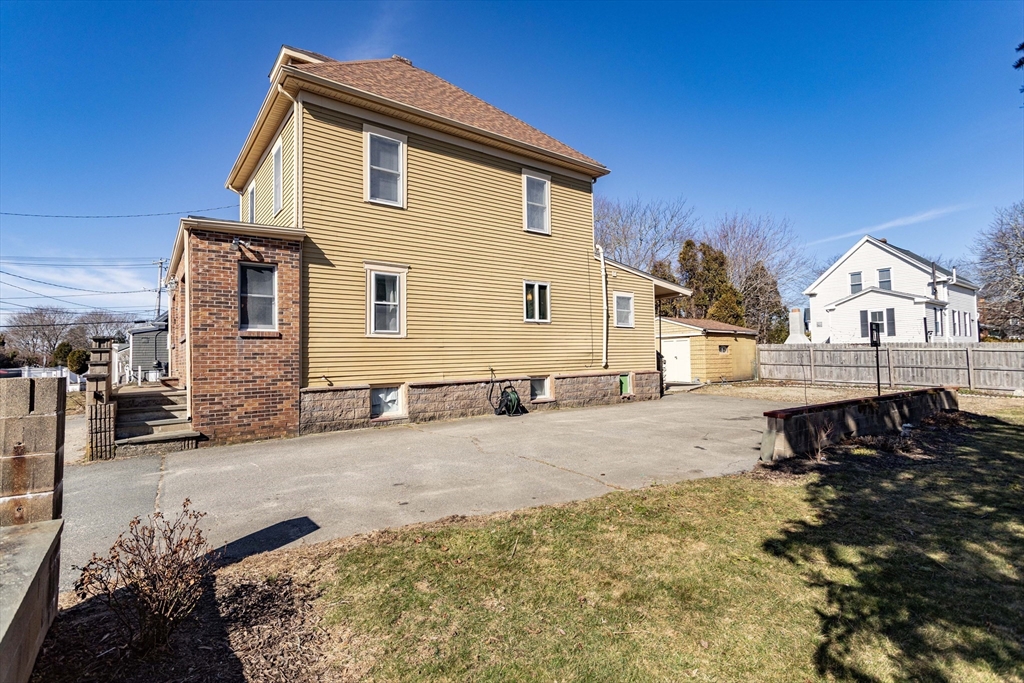 4 Page Street Fairhaven, MA 02719 - Photo 2 of 41