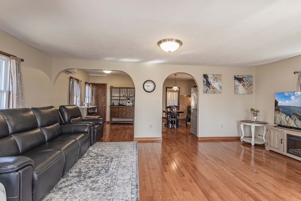 4 Page Street Fairhaven, MA 02719 - Photo 9 of 41