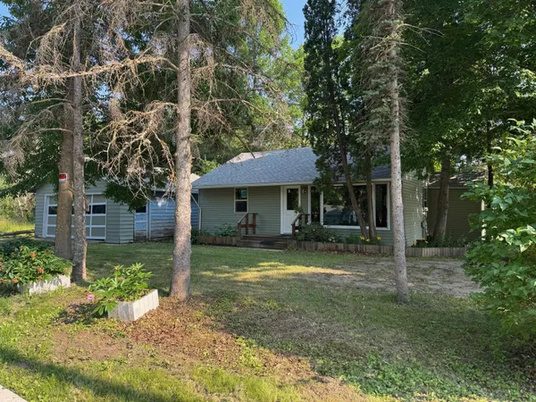 $184,900 | 522 Main Street East, Hines, MN 56647