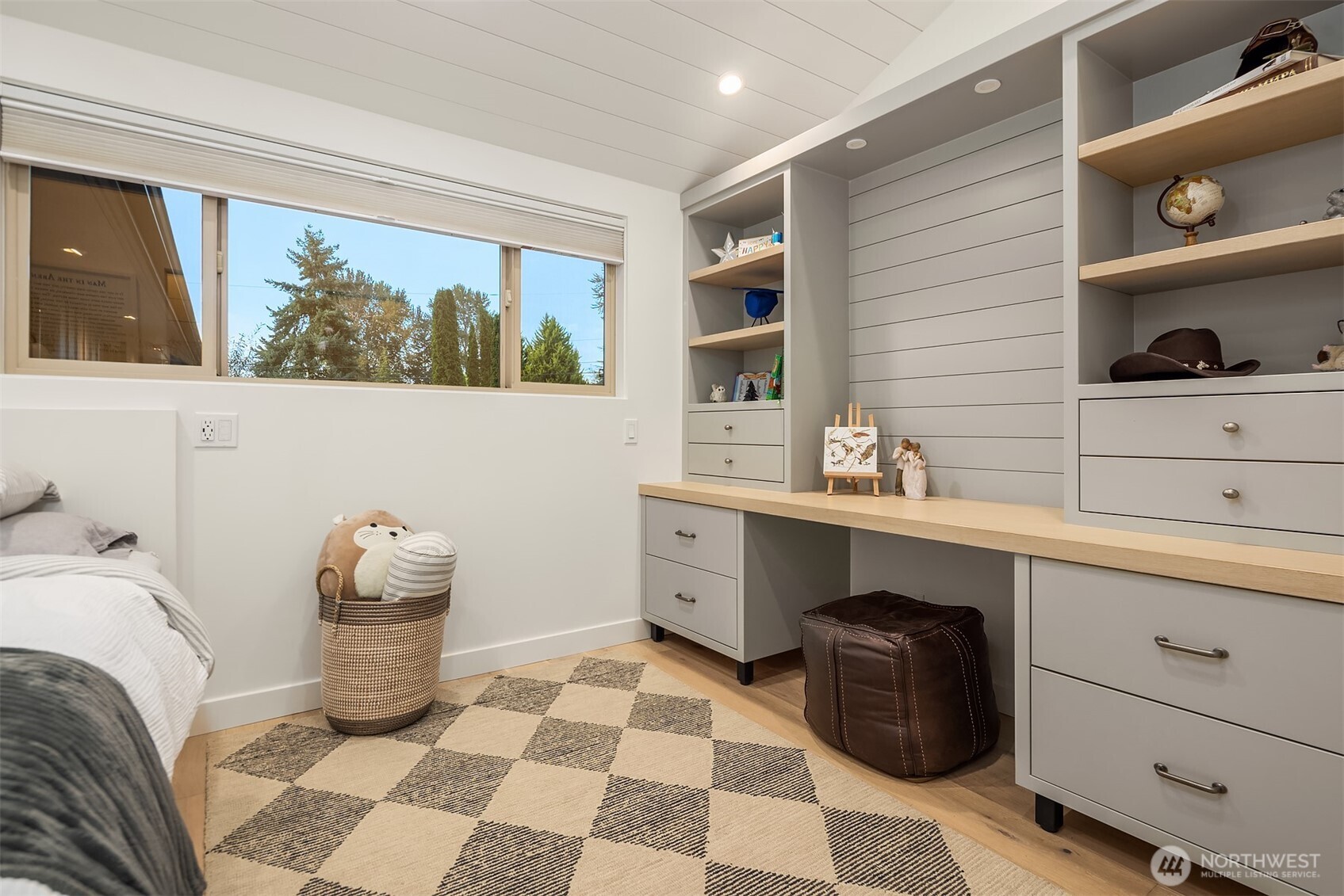 15925 70th Avenue Northeast Kenmore, WA 98028 - Photo 20 of 38