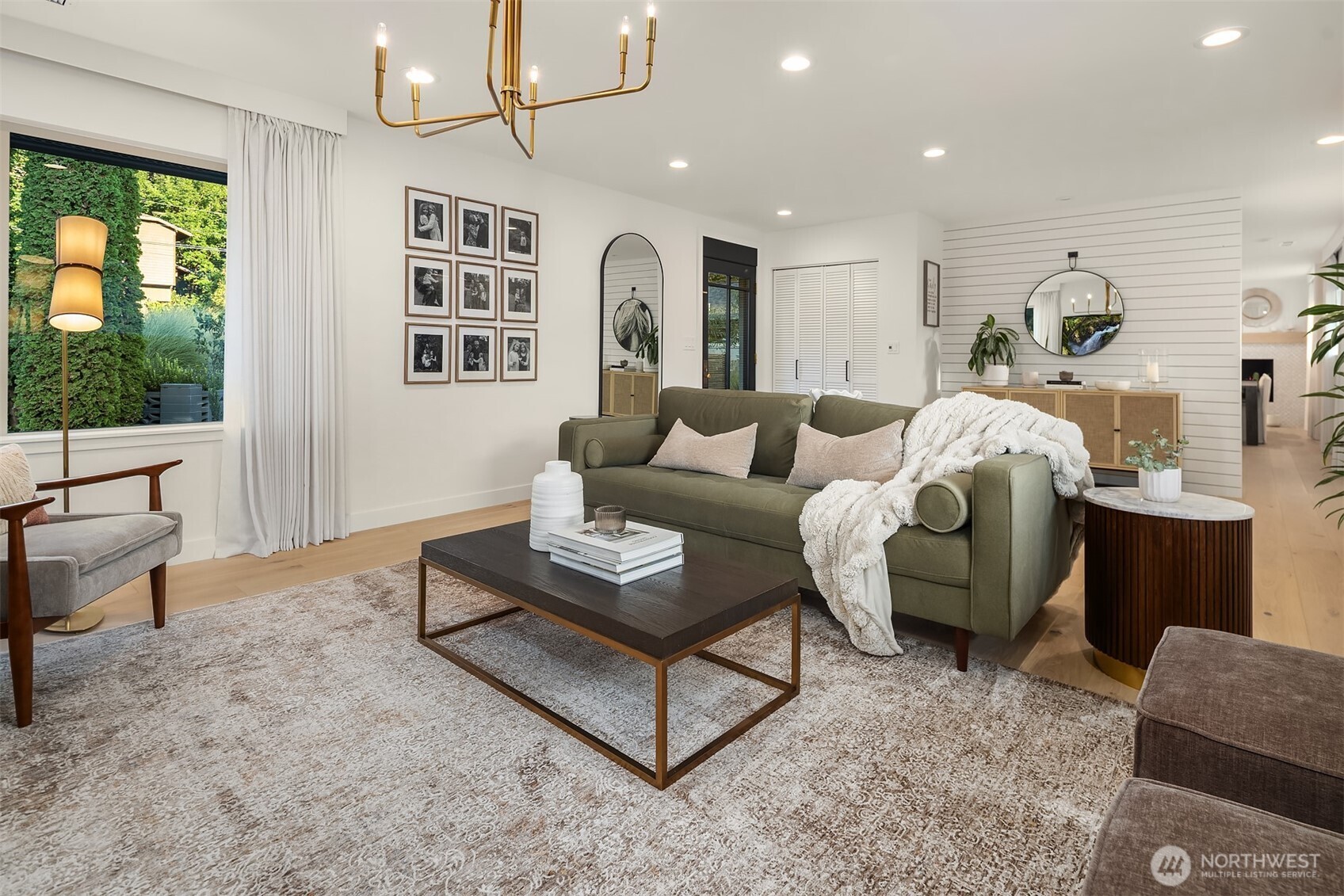 15925 70th Avenue Northeast Kenmore, WA 98028 - Photo 6 of 38