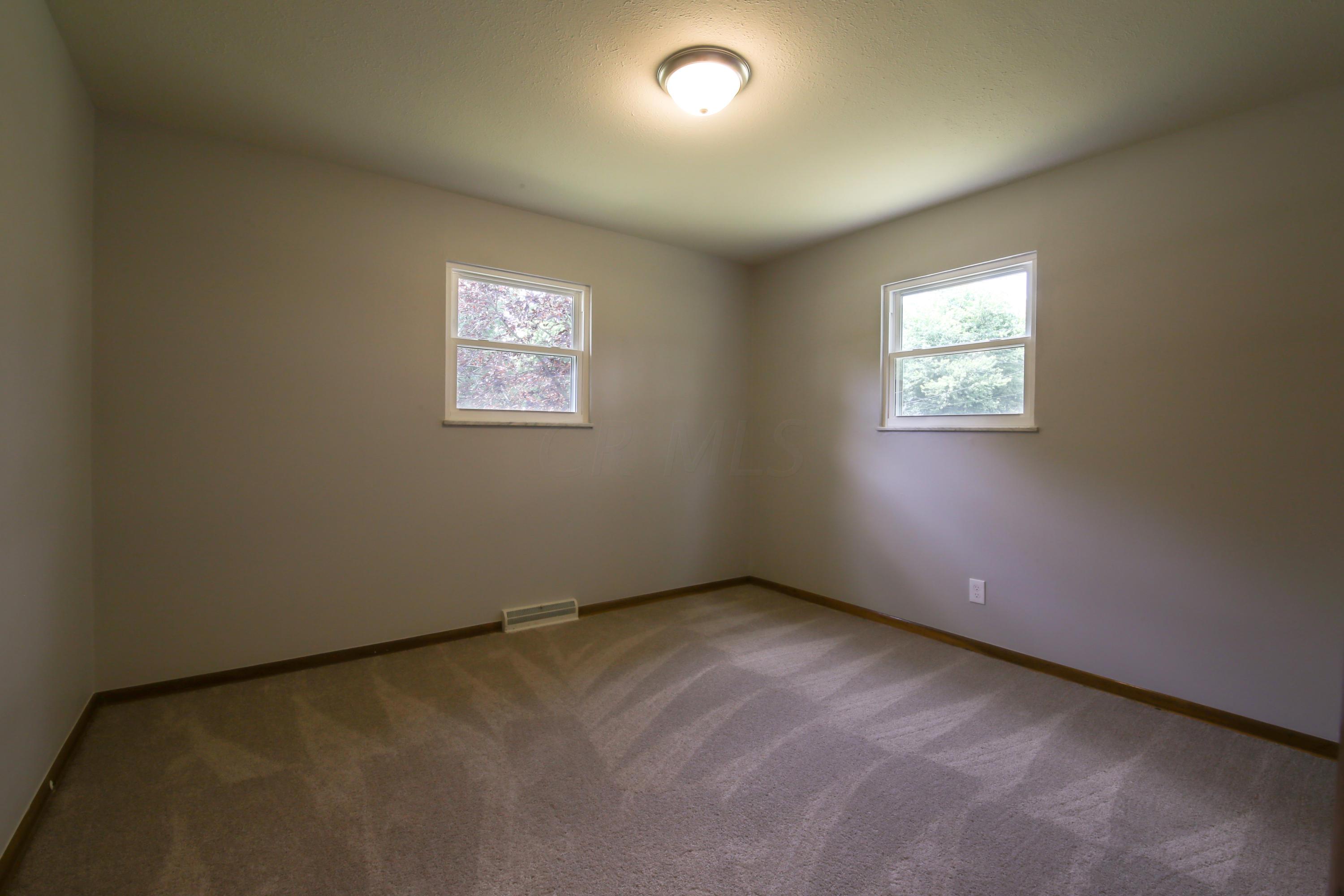 14752 Cleveland Road Southwest Pataskala, OH 43062 - Photo 13 of 29