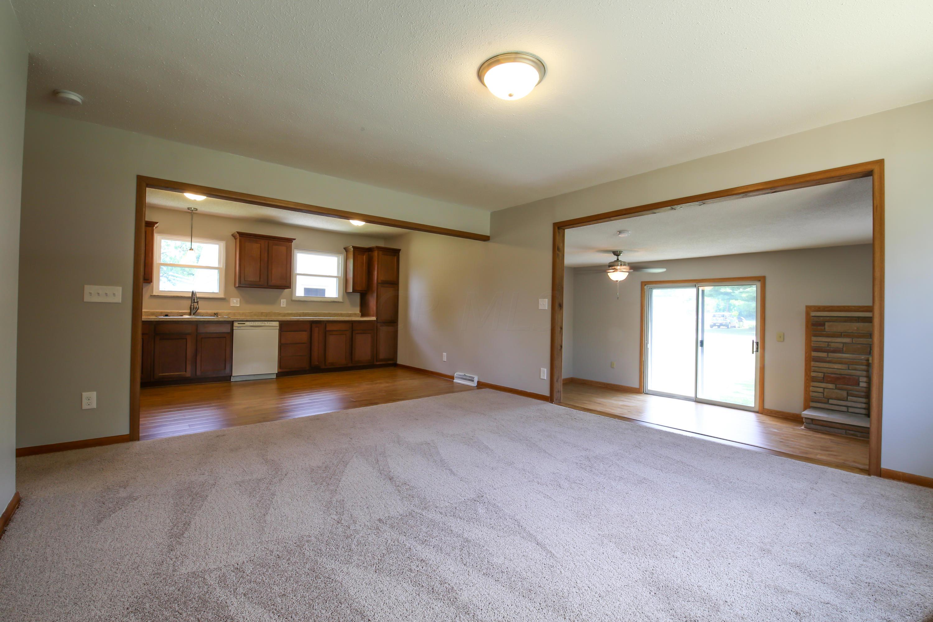 14752 Cleveland Road Southwest Pataskala, OH 43062 - Photo 3 of 29