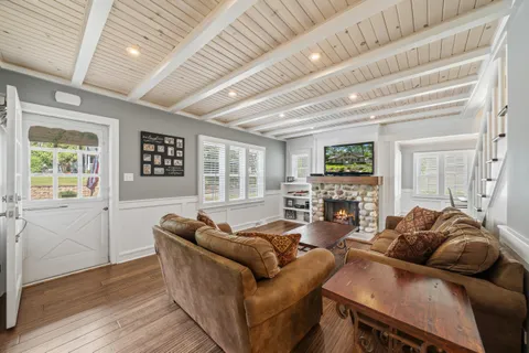 $949,000 | 837 Van Slyke Drive, Fontana, WI 53125