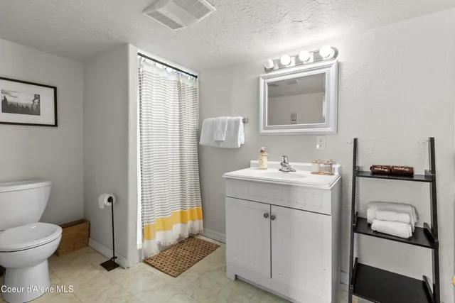 $359,900 | 16862 East Boileaus G Dock, Bayview, ID 83803