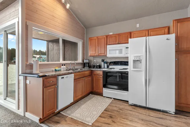 $359,900 | 16862 East Boileaus G Dock, Bayview, ID 83803