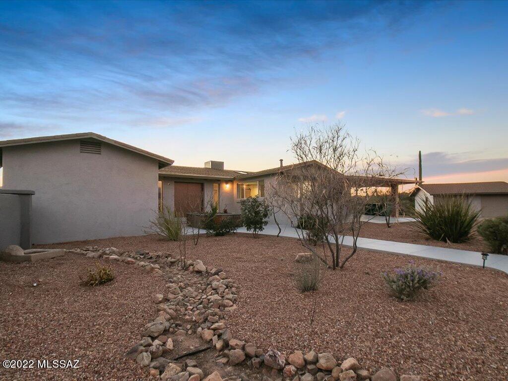 5425 West Sunset Road Tucson, AZ 85743 - Photo 2 of 49 Gallery Image 2