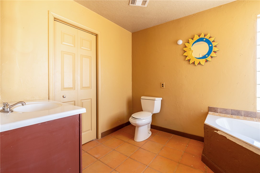 17685 South Jesse James Road Yucca, AZ 86438 - Photo 14 of 30
