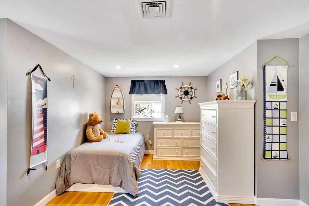 29 Hillcrest Road Burlington, MA 01803 - Photo 13 of 27 Gallery Image 13