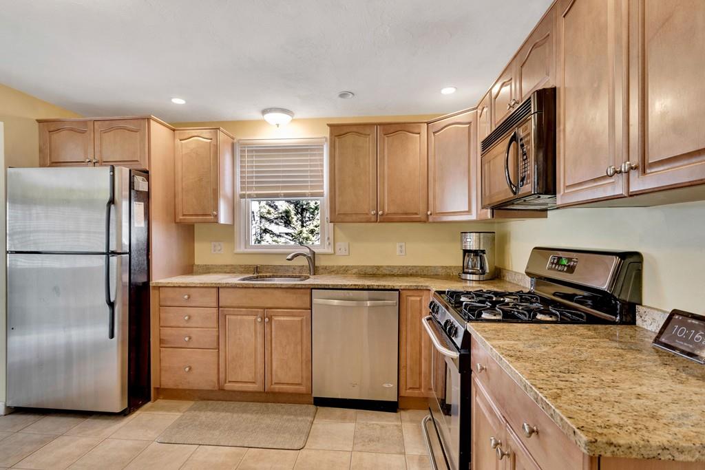 29 Hillcrest Road Burlington, MA 01803 - Photo 7 of 27 Gallery Image 7