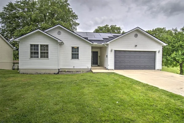 $300,000 | 420 Elm Street, Mount Zion, IL 62549