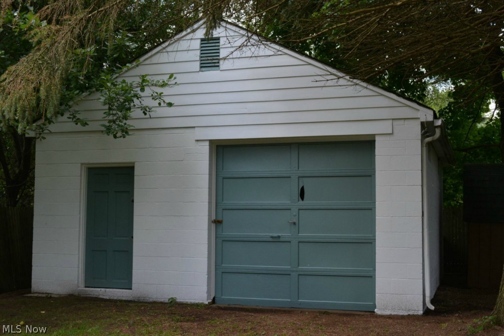 1206 Proctor Road Akron, OH 44306 - Photo 20 of 25 Large detached garage