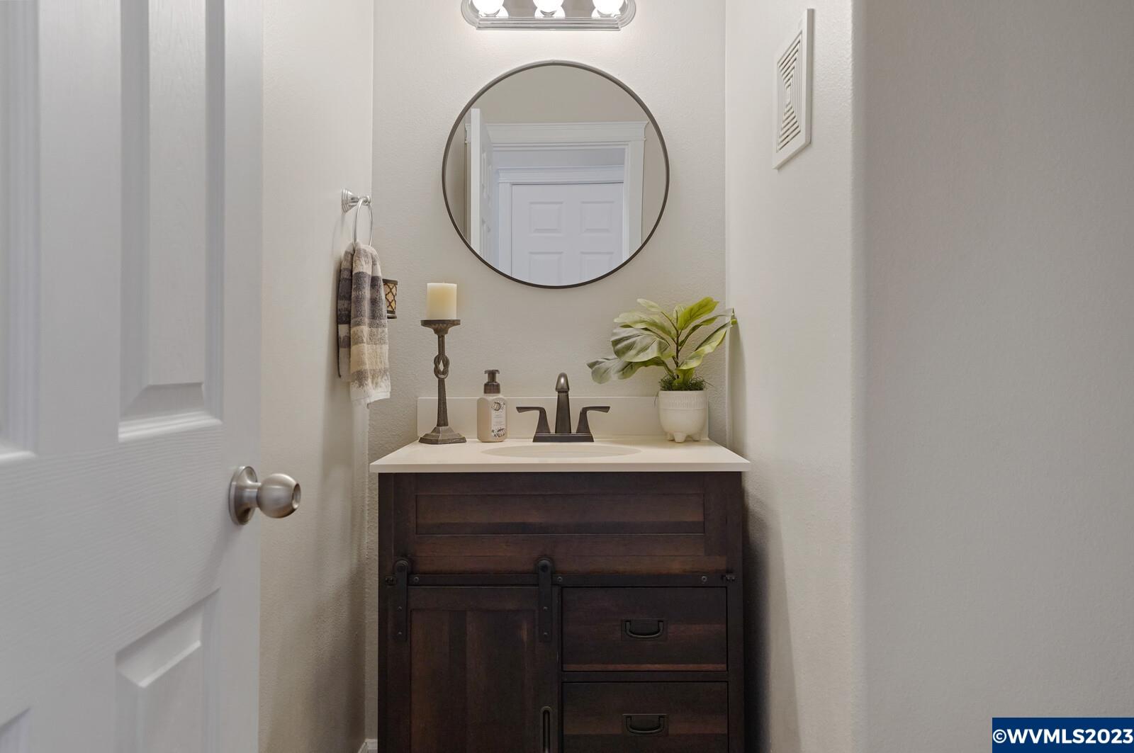 4493 Aztec Loop Northeast Albany, OR 97321 - Photo 11 of 42 Gallery Image 11