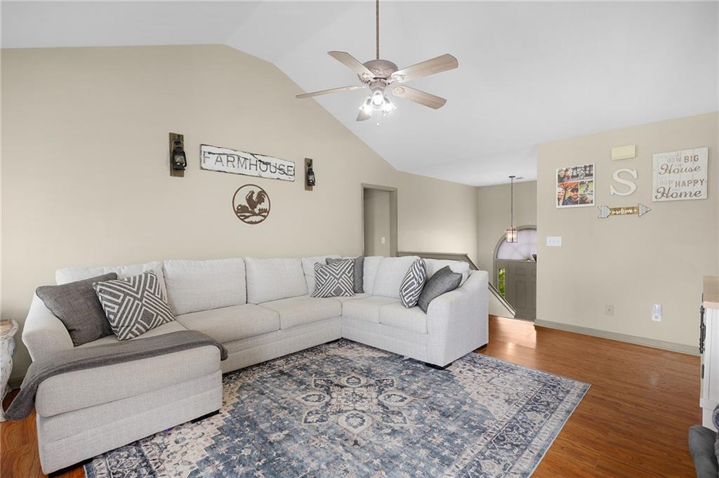 516 Pendley Road Southeast Calhoun, GA 30701 - Photo 5 of 30