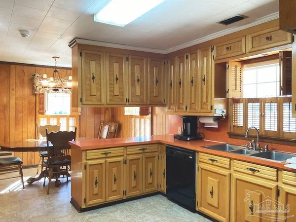 $395,000 | 9870 Highway 31, Atmore, AL 36502