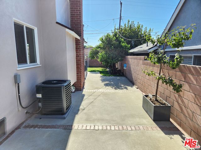 $1,672,000 | 5854 South Garth Avenue, Los Angeles, CA 90056