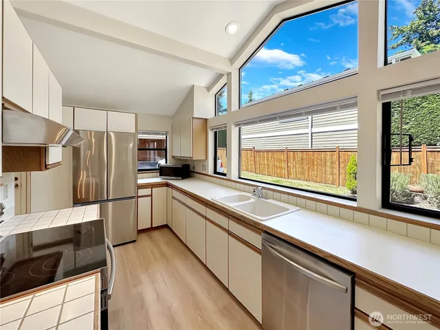 $2,085,000 | 1515 3rd Street, Kirkland, WA 98033