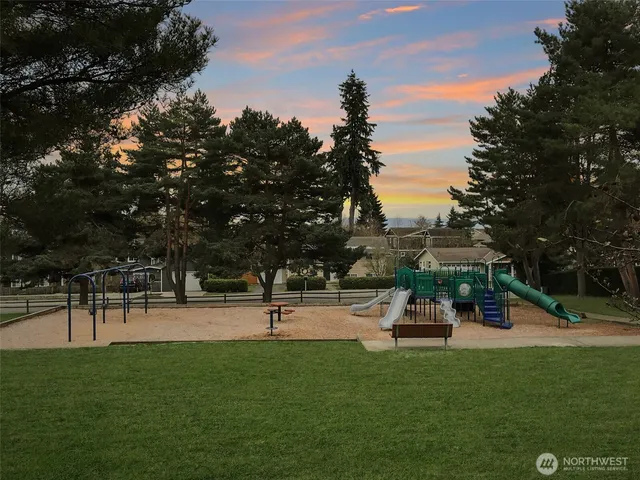 $2,085,000 | 1515 3rd Street, Kirkland, WA 98033