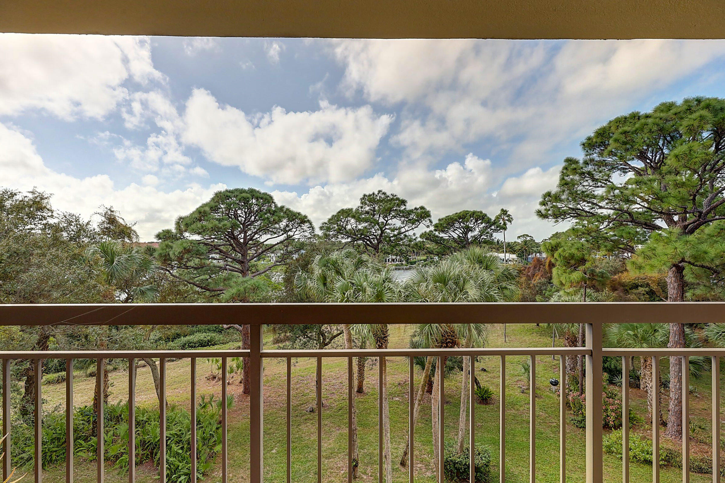2001 Marina Isle Way, Unit 403 Jupiter, FL 33477 - Photo 13 of 35 13