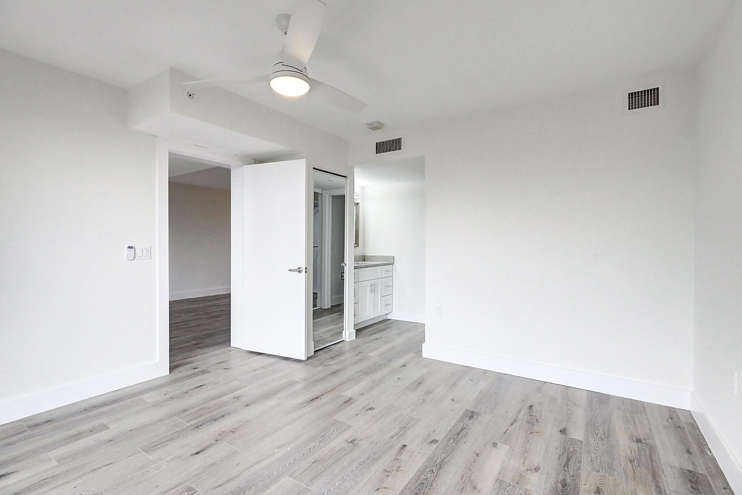 2001 Marina Isle Way, Unit 403 Jupiter, FL 33477 - Photo 16 of 35 16
