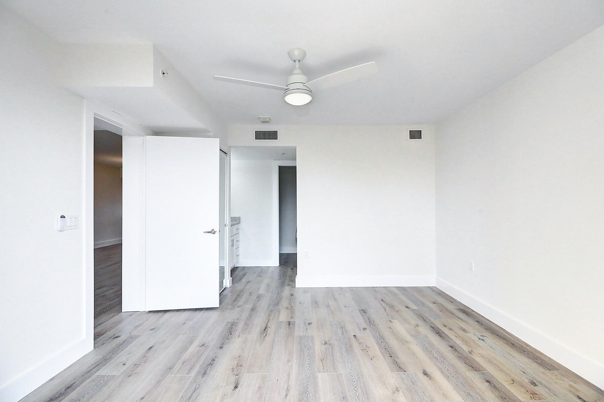 2001 Marina Isle Way, Unit 403 Jupiter, FL 33477 - Photo 21 of 35 21