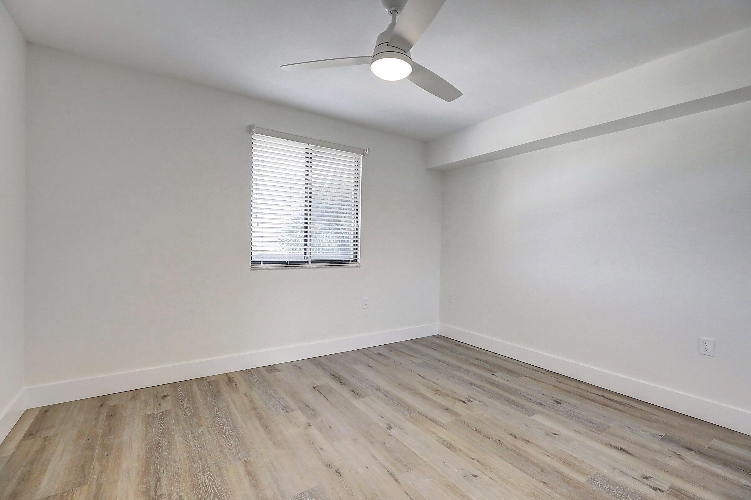 2001 Marina Isle Way, Unit 403 Jupiter, FL 33477 - Photo 26 of 35 26