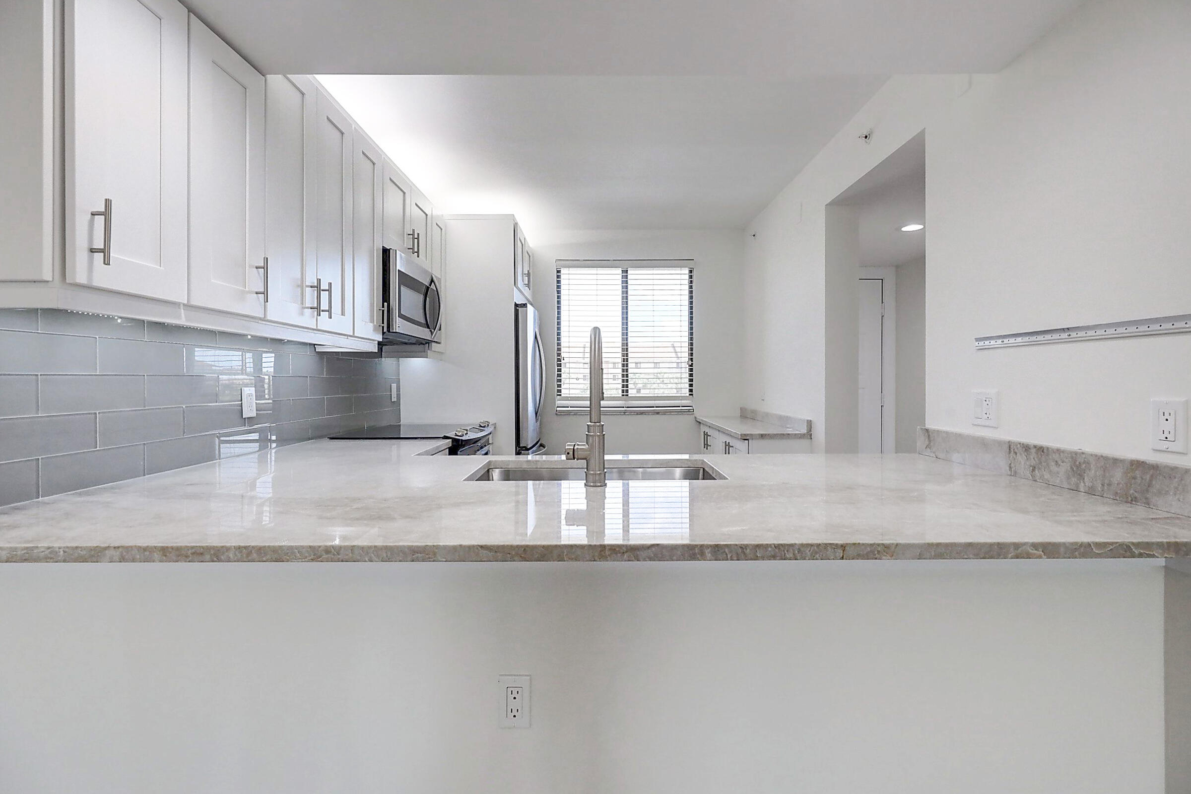 2001 Marina Isle Way, Unit 403 Jupiter, FL 33477 - Photo 8 of 35 8