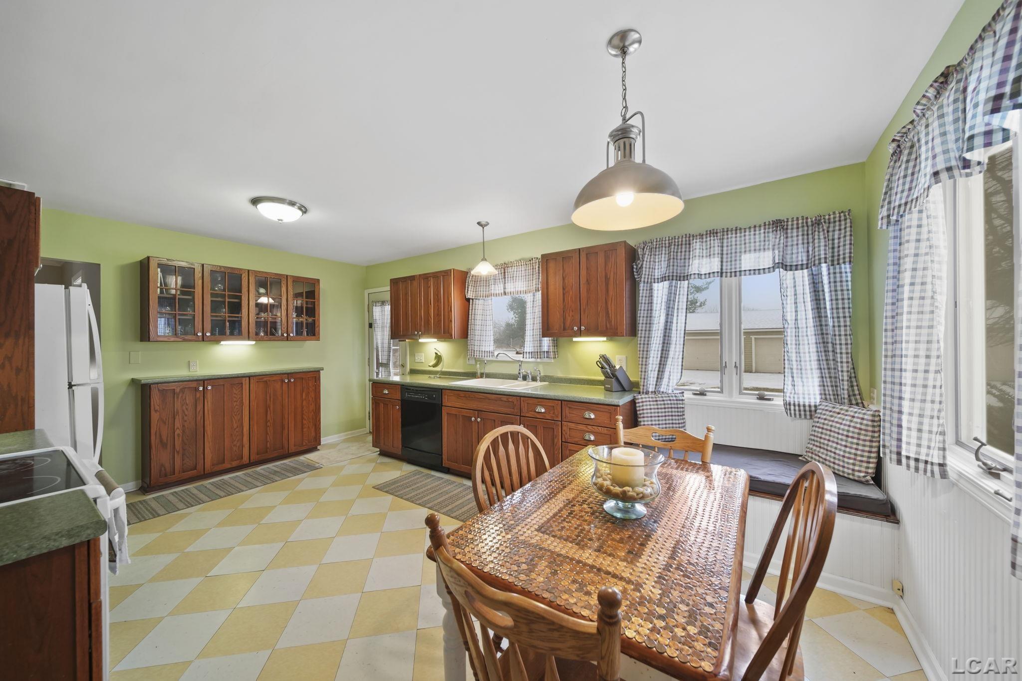 1500 Sylvan Road Chelsea, MI 48118 - Photo 8 of 49 50166617-7ceb12a8-f90d-4527-933d-7035e647c106.JPG