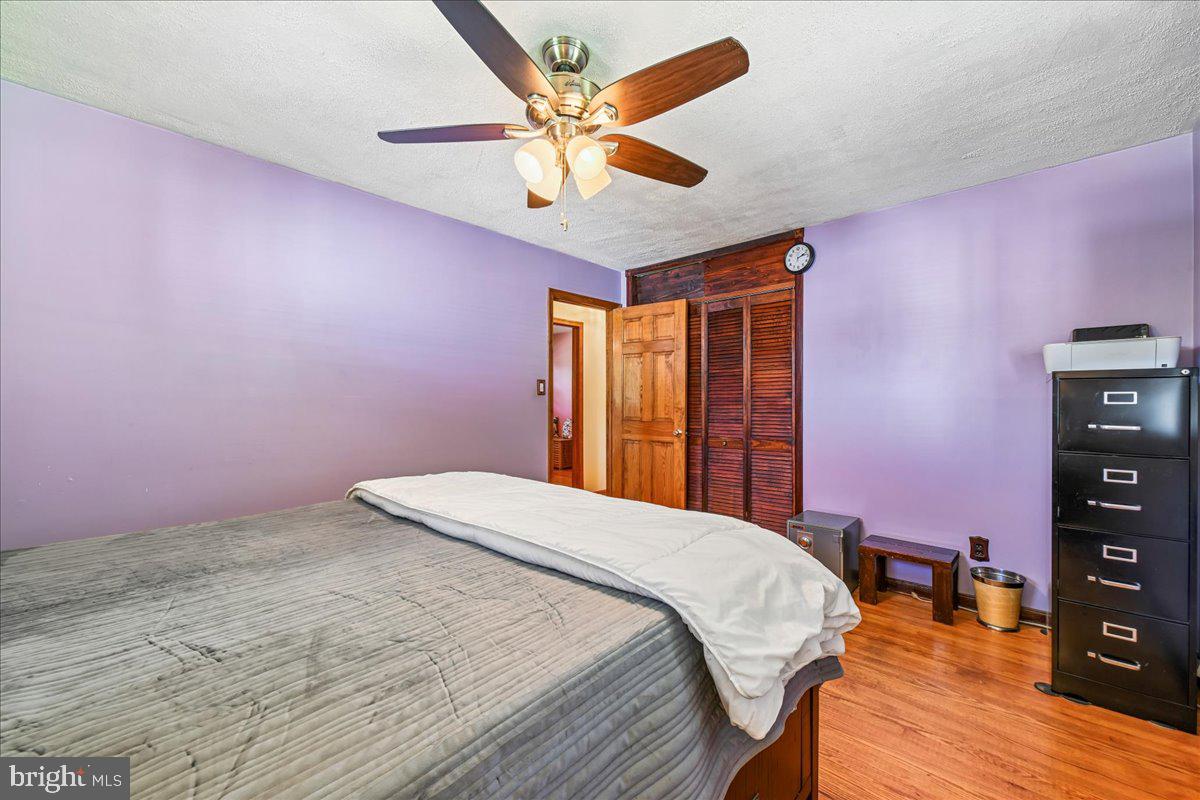 5643 Inverchapel Road Springfield, VA 22151 - Photo 29 of 65 Primary bedroom