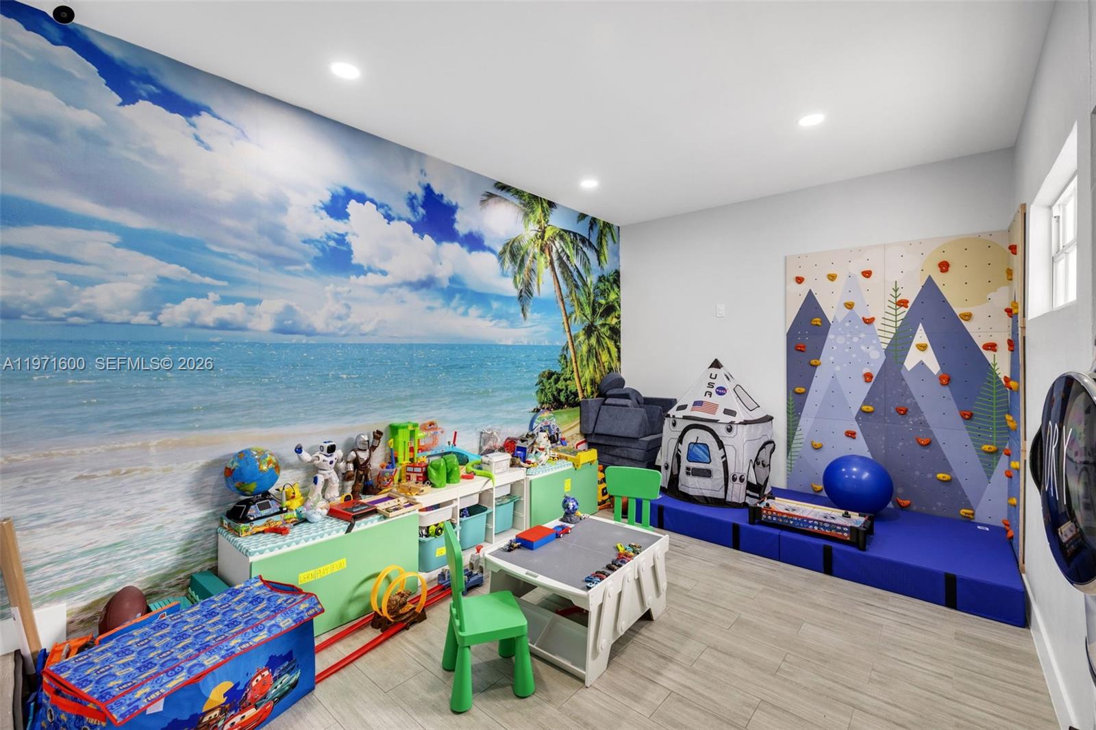 4260 Southwest 153rd Place Miami, FL 33185 - Photo 13 of 34