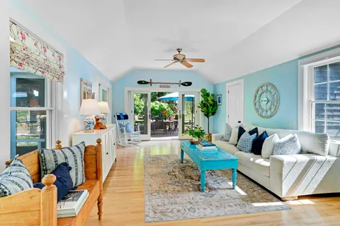 $2,150,000 | 17 Oakdale Drive, Edgartown, MA 02539