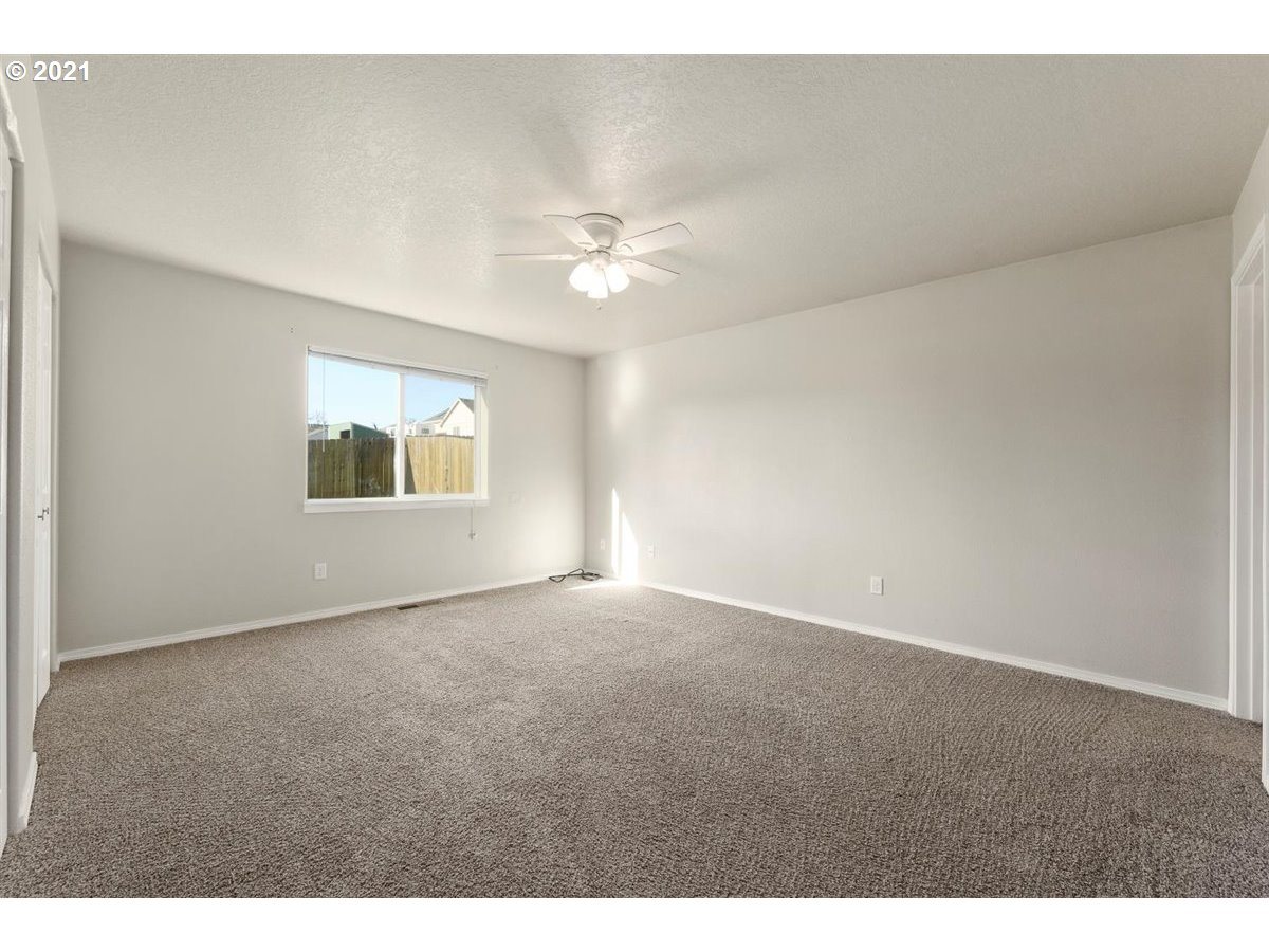 1133 Southwest Maple Street Dallas, OR 97338 - Photo 13 of 23