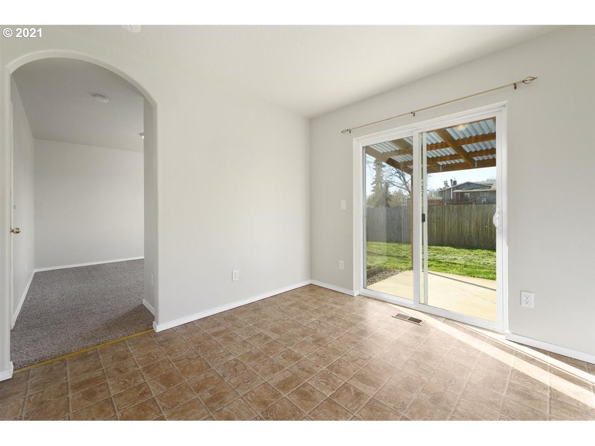 1133 Southwest Maple Street Dallas, OR 97338 - Photo 19 of 23
