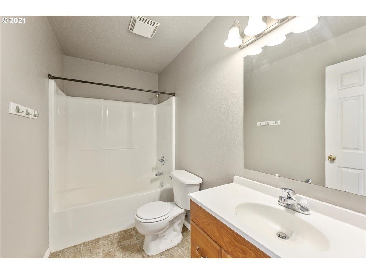 1133 Southwest Maple Street Dallas, OR 97338 - Photo 20 of 23