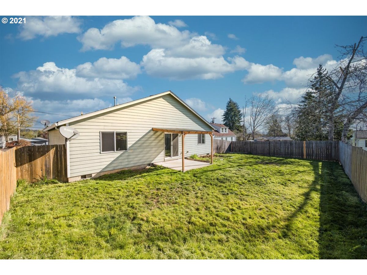 1133 Southwest Maple Street Dallas, OR 97338 - Photo 21 of 23