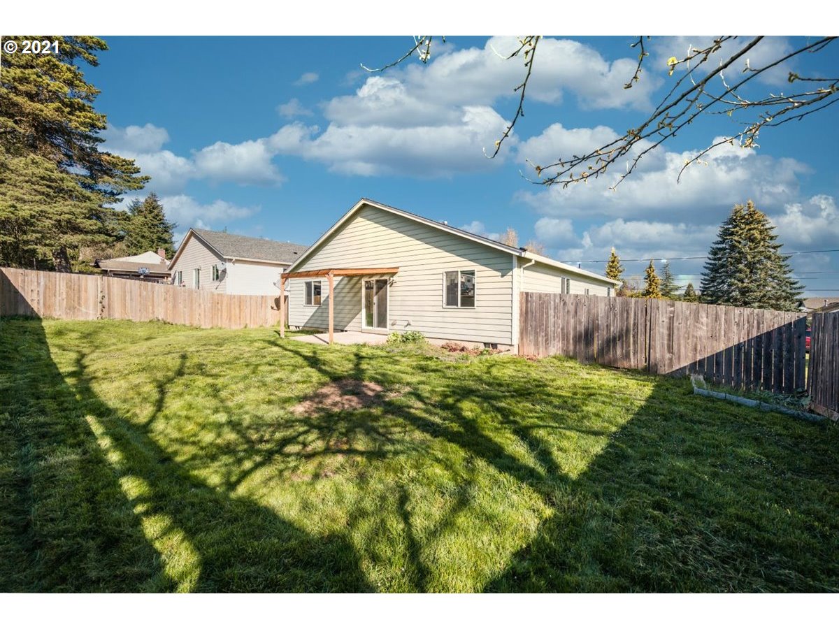 1133 Southwest Maple Street Dallas, OR 97338 - Photo 22 of 23