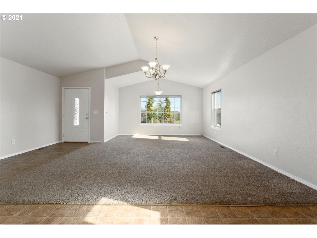 1133 Southwest Maple Street Dallas, OR 97338 - Photo 4 of 23