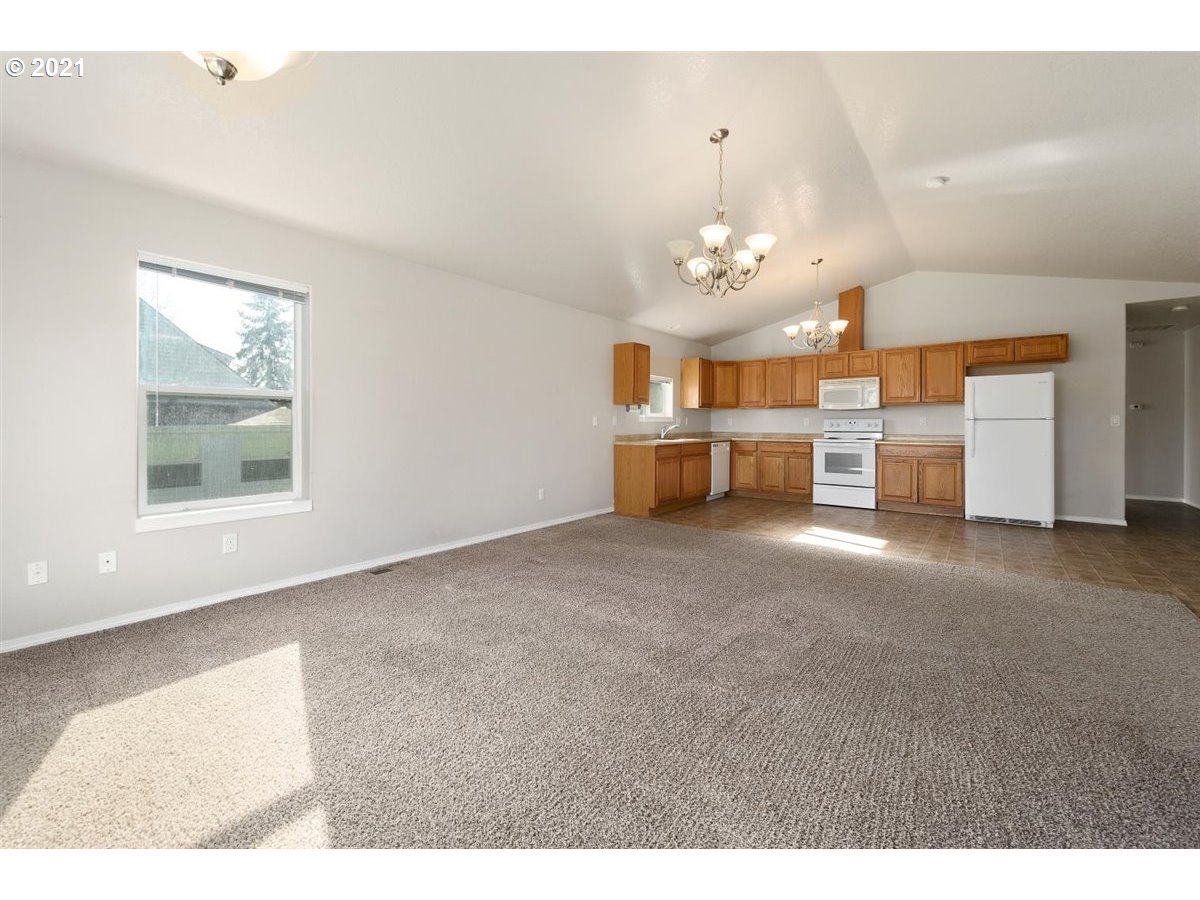 1133 Southwest Maple Street Dallas, OR 97338 - Photo 6 of 23