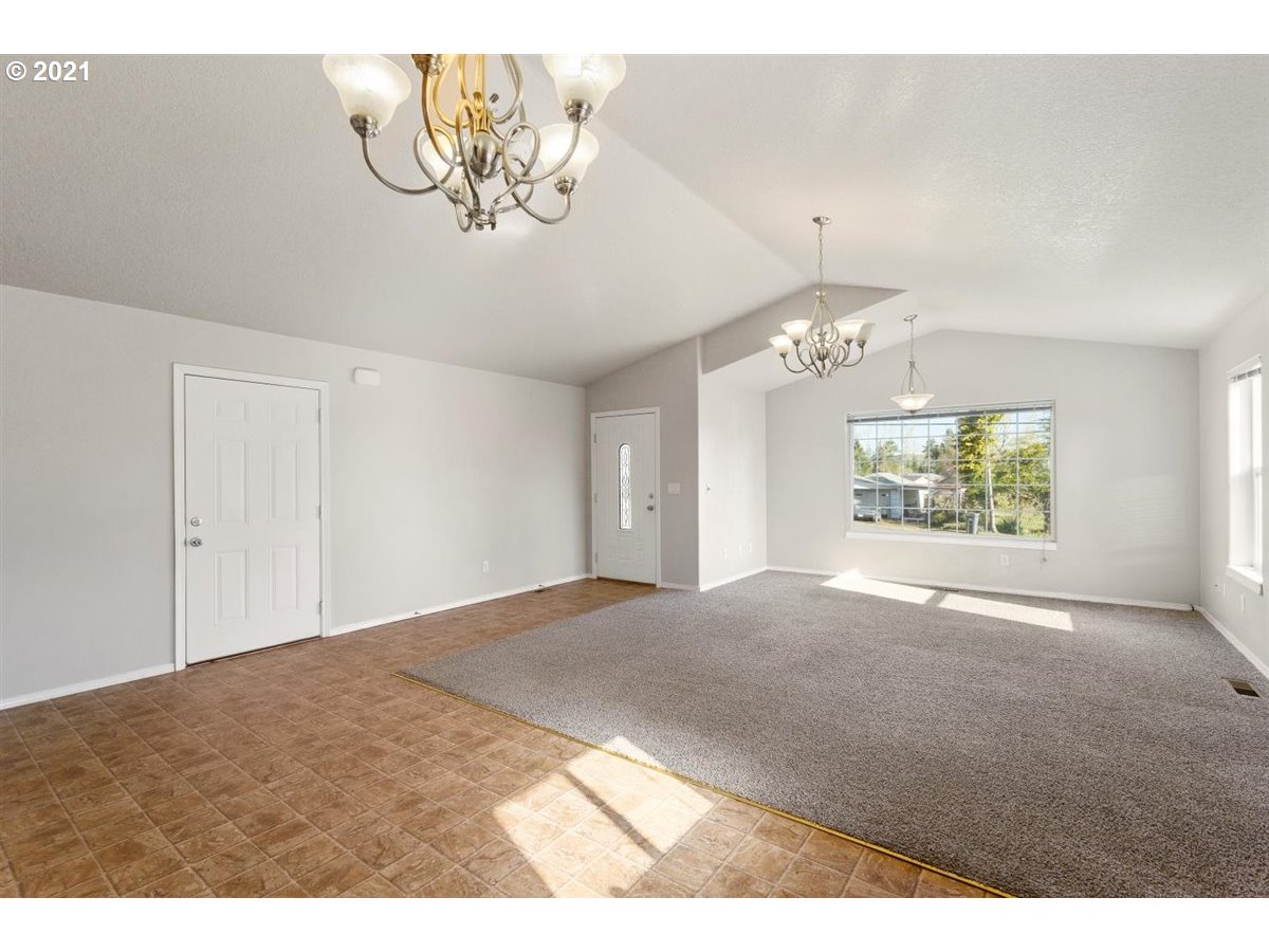 1133 Southwest Maple Street Dallas, OR 97338 - Photo 10 of 23
